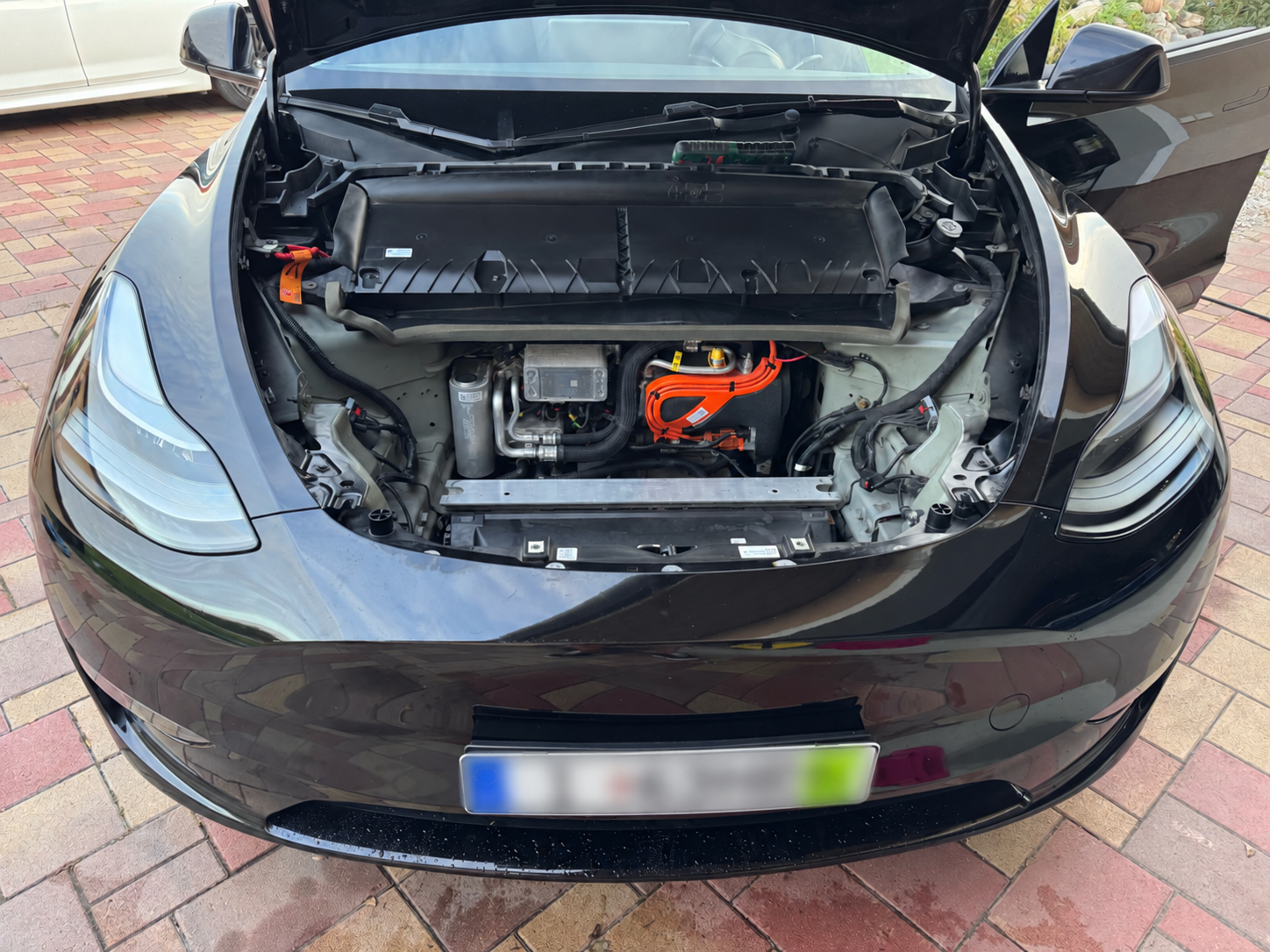 Tesla első műszaki tere megnyitva átvizsgáláshoz